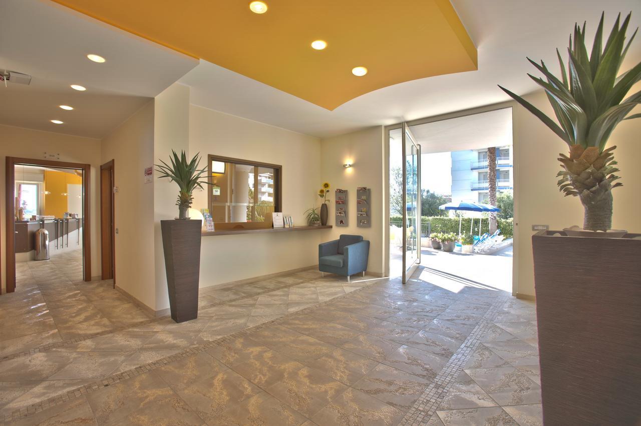 Residence Il Girasole 1 Alba Adriatica Extérieur photo