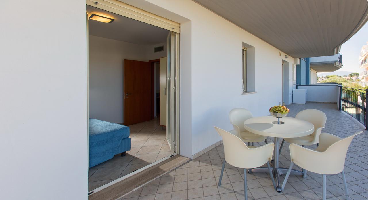 Residence Il Girasole 1 Alba Adriatica Extérieur photo