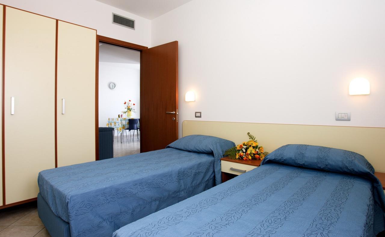 Residence Il Girasole 1 Alba Adriatica Extérieur photo
