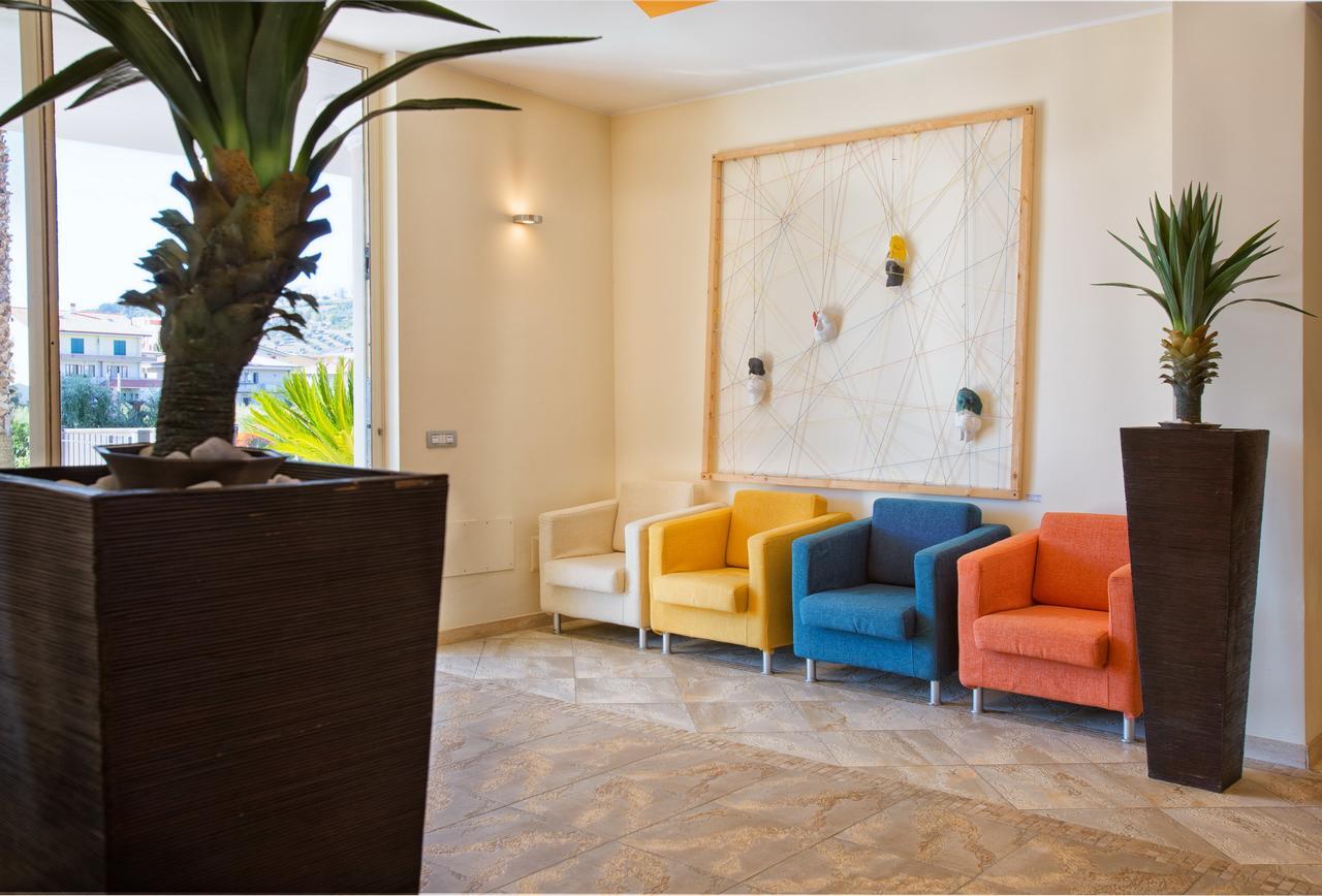 Residence Il Girasole 1 Alba Adriatica Extérieur photo